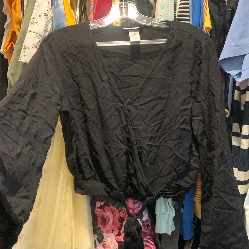 Black long sleeve crop top
